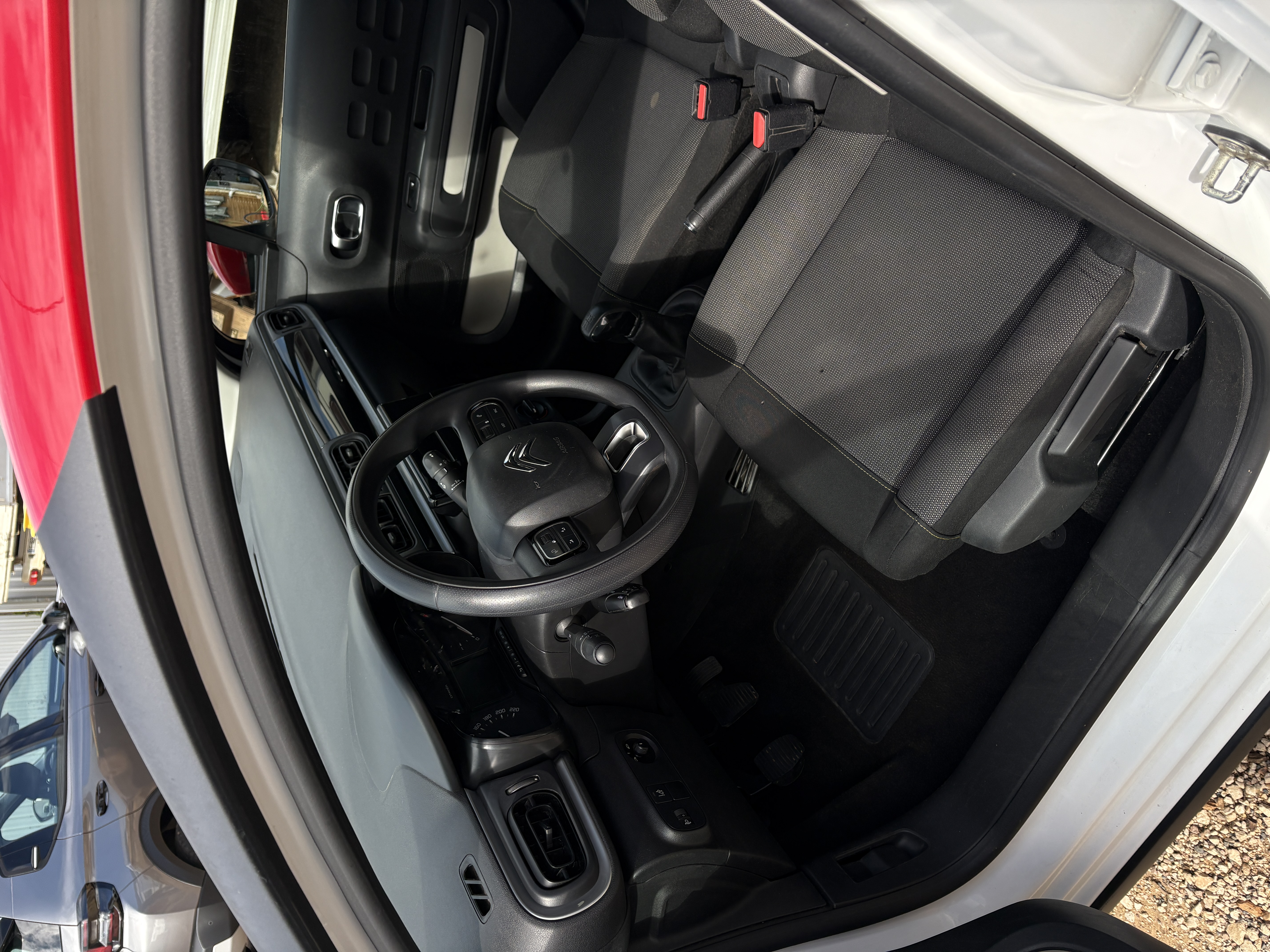 Après nettoyage intérieur voiture à domicile Dijon